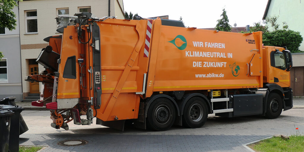 Foto | Das Zerbster, gasbetriebene Sammelfahrzeug im Einsatz in Zerbst