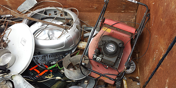 Foto: Metallschrott in einem Container