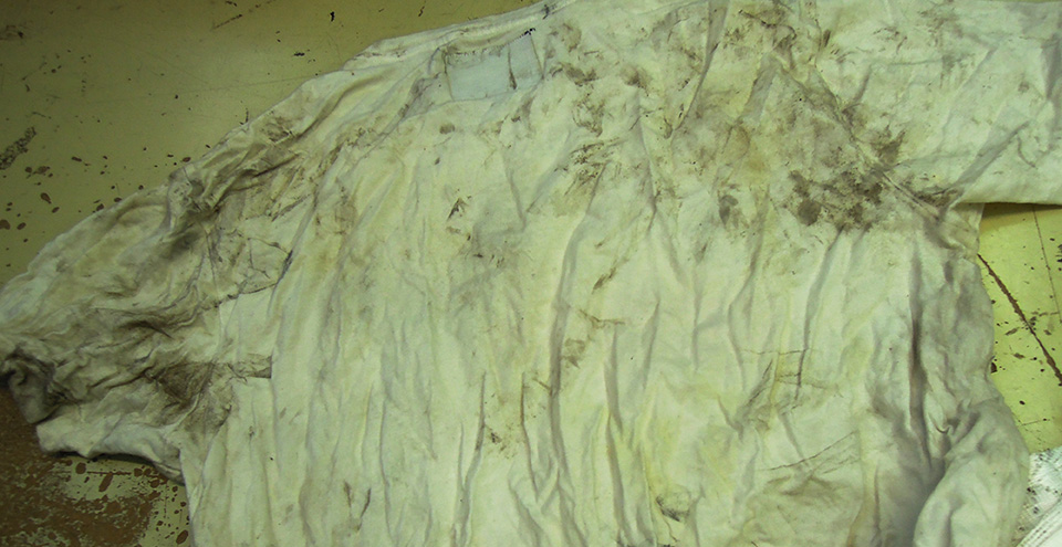 Foto: Ein verschmutztes T-Shirt ist Textilmüll